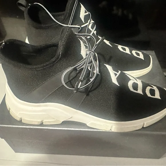 Men’s Prada printed sneakers - Picture 2 of 3